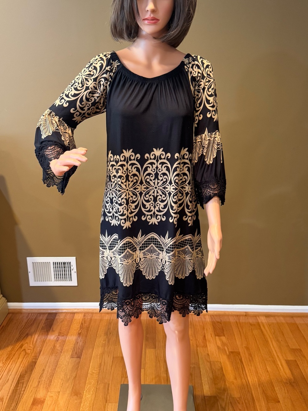 White Mark Black and Gold Long-Sleeve Lace-Trim Dress